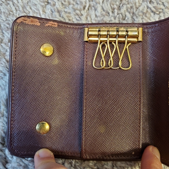 Authentic Louis Vuitton Red Mini Lin Keychain - Picture 4 of 8